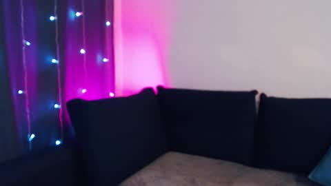 Snapshot of auroraunique chatting on 02/15/26, 07:51 Aurora online show from 02/15/26, 07:51