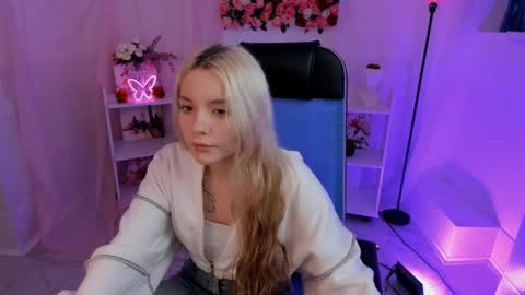 Snapshot of aurorawrenfield chatting on 09/19/25, 10:38 aurorawrenfield online show from 09/19/25, 10:38