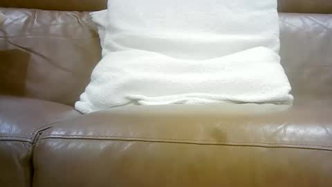 Snapshot of aussie5892 chatting on 01/08/25, 08:38 Justin online show from 01/08/25, 08:38