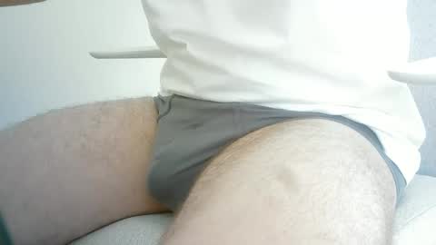 Snapshot of aussie5892 chatting on 01/09/25, 05:23 Justin online show from 01/09/25, 05:23