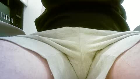 Snapshot of aussie5892 chatting on 02/14/25, 09:24 Justin online show from 02/14/25, 09:24