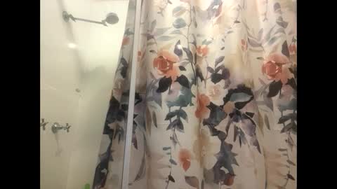 Snapshot of aussielovingxxx chatting on 01/06/26, 01:26 Milf4u online show from 01/06/26, 01:26