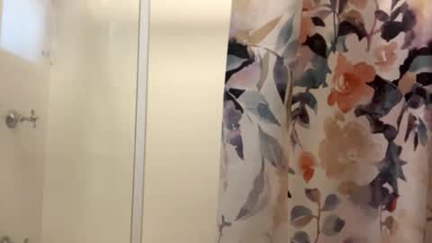 Snapshot of aussielovingxxx chatting on 02/03/26, 07:02 Milf4u online show from 02/03/26, 07:02