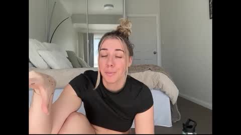 Snapshot of aussielulu chatting on 04/06/26, 10:54 aussielulu online show from 04/06/26, 10:54