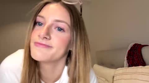 Snapshot of aussiemollymay003 chatting on 04/04/26, 09:18 Molly May online show from 04/04/26, 09:18