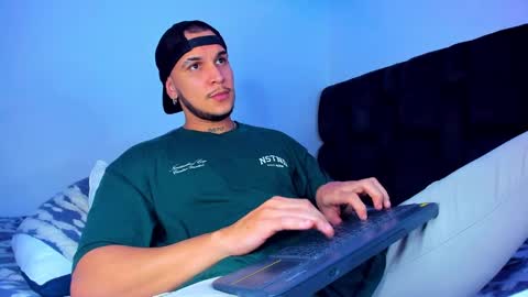 A online show from 12/21/24, 05:03