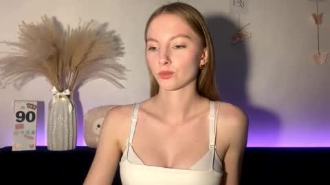 Annie online show from 09/21/25, 03:02