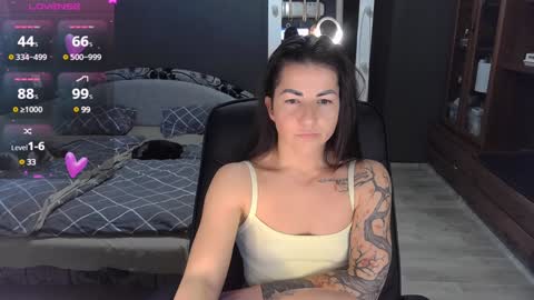 Snapshot of ava__doll chatting on 12/04/24, 10:13 Ava online show from 12/04/24, 10:13