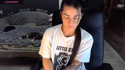 Snapshot of ava__doll chatting on 01/23/25, 12:30 Ava online show from 01/23/25, 12:30