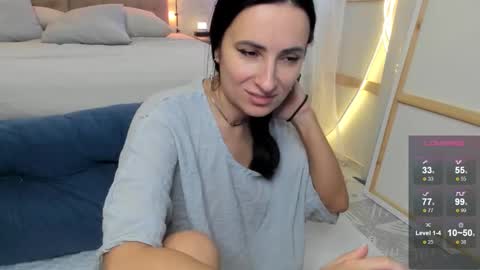 Snapshot of ava_athena chatting on 11/10/25, 08:24 Ava online show from 11/10/25, 08:24