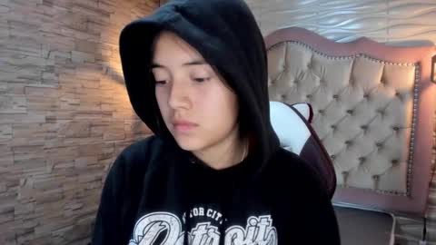              online show from 02/03/25, 04:35