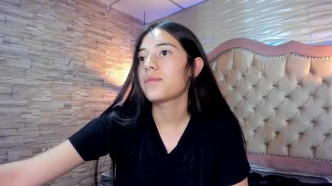              online show from 02/15/25, 08:44