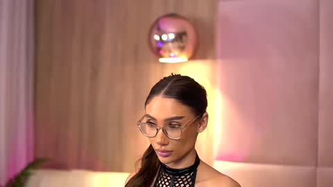 Snapshot of ava_heath chatting on 01/08/25, 04:44 Ava online show from 01/08/25, 04:44