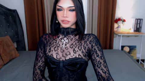 Snapshot of ava_lux chatting on 12/17/24, 03:39 Ava online show from 12/17/24, 03:39