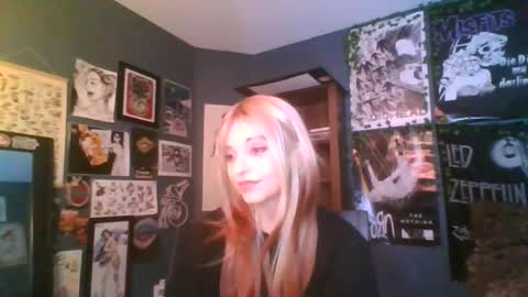 Snapshot of ava_mack chatting on 06/20/26, 02:47 Ava Mack online show from 06/20/26, 02:47