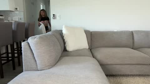 Little Ava  online show from 04/28/26, 05:51