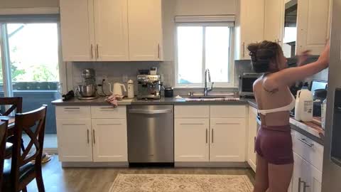 Little Ava  online show from 04/30/26, 07:31