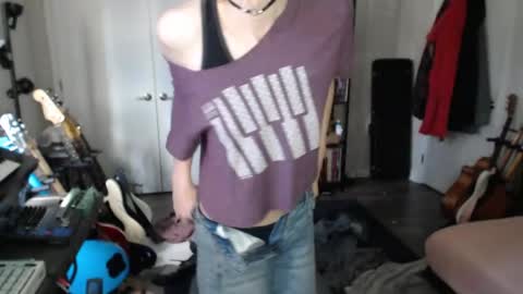 Snapshot of ava_reinhart_999 chatting on 04/30/26, 07:42 Ava online show from 04/30/26, 07:42