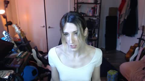Snapshot of ava_reinhart_999 chatting on 05/09/26, 08:36 Ava online show from 05/09/26, 08:36