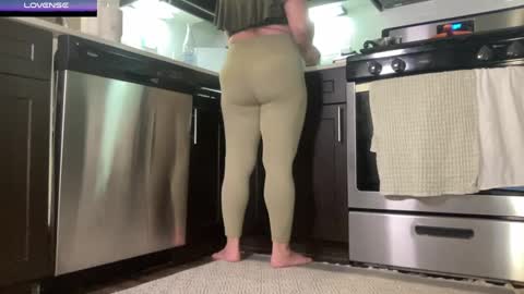 Snapshot of avabradley chatting on 10/01/25, 12:27 Ava . Support my channel by using my affiliate link to make your account Thanks online show from 10/01/25, 12:27