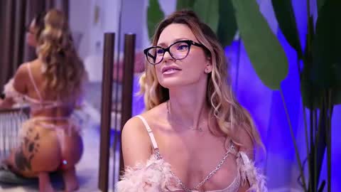 Ava online show from 10/24/25, 03:58