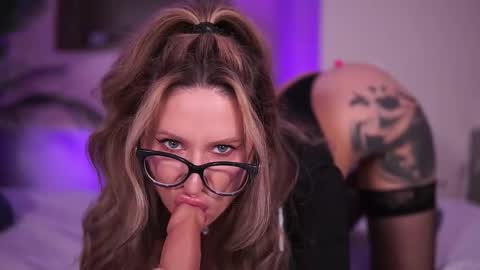 Snapshot of avamaddisson chatting on 01/14/26, 04:40 Ava online show from 01/14/26, 04:40