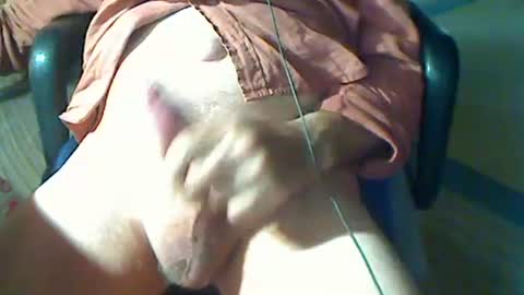 Snapshot of avan05 chatting on 01/27/25, 12:43 avan05 online show from 01/27/25, 12:43