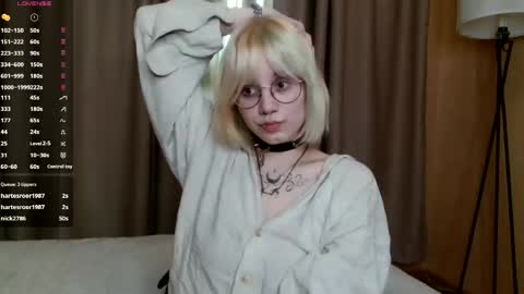 avaobierne online show from 06/09/26, 08:04