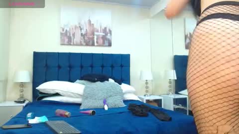 Snapshot of avareece chatting on 11/29/25, 12:52 Ava online show from 11/29/25, 12:52