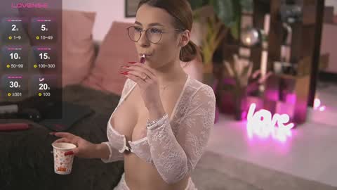 AvaReed online show from 01/20/25, 05:04