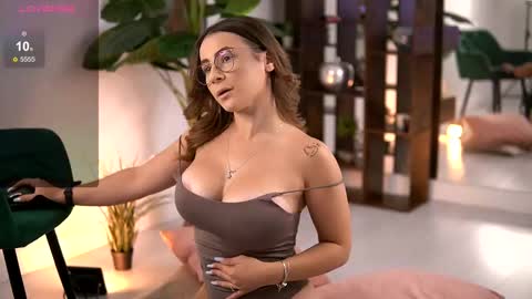 AvaReed online show from 09/11/25, 04:01