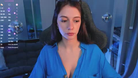 Avie online show from 10/21/25, 09:15