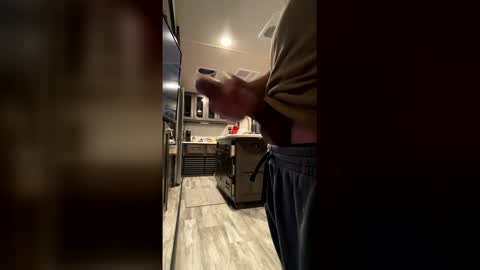 Snapshot of average210 chatting on 01/14/26, 01:00 average210 online show from 01/14/26, 01:00