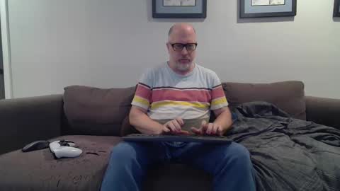 Snapshot of averagegreg chatting on 09/08/25, 11:59 Greg online show from 09/08/25, 11:59
