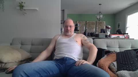 Snapshot of averagegreg chatting on 02/03/26, 02:44 Greg online show from 02/03/26, 02:44