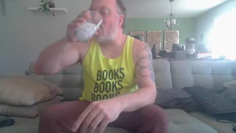 Snapshot of averagegreg chatting on 03/01/26, 08:44 Greg online show from 03/01/26, 08:44