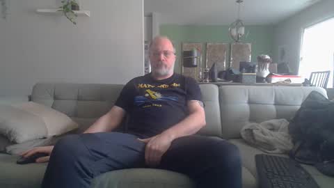 Snapshot of averagegreg chatting on 03/13/26, 05:08 Greg online show from 03/13/26, 05:08