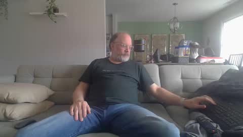 Snapshot of averagegreg chatting on 03/17/26, 06:11 Greg online show from 03/17/26, 06:11