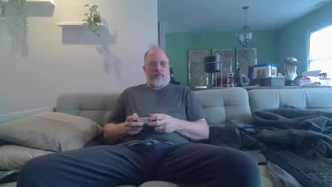 Snapshot of averagegreg chatting on 04/03/26, 04:49 Greg online show from 04/03/26, 04:49