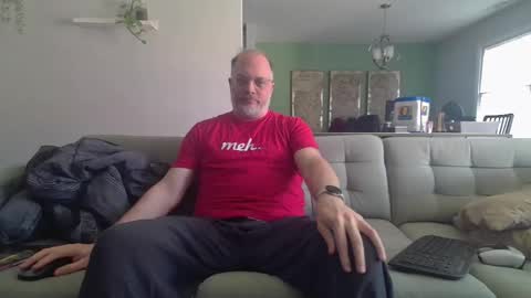 Snapshot of averagegreg chatting on 04/06/26, 04:41 Greg online show from 04/06/26, 04:41