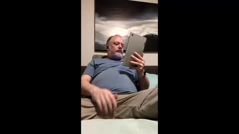 Snapshot of averagegreg chatting on 04/19/26, 03:33 Greg online show from 04/19/26, 03:33
