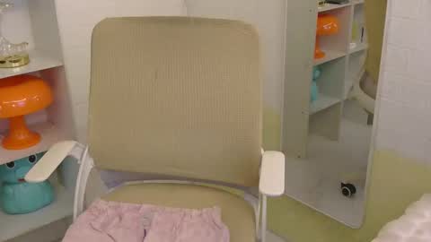 Snapshot of averageuncut1 chatting on 01/14/26, 04:07 Rhian online show from 01/14/26, 04:07