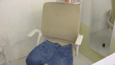 Snapshot of averageuncut1 chatting on 02/02/26, 05:17 Rhian online show from 02/02/26, 05:17