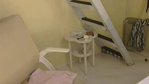 Snapshot of averageuncut1 chatting on 02/11/26, 03:33 Rhian online show from 02/11/26, 03:33