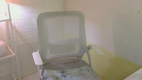 Snapshot of averageuncut1 chatting on 03/03/26, 04:18 Rhian online show from 03/03/26, 04:18