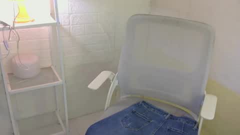 Snapshot of averageuncut1 chatting on 03/10/26, 08:41 Rhian online show from 03/10/26, 08:41