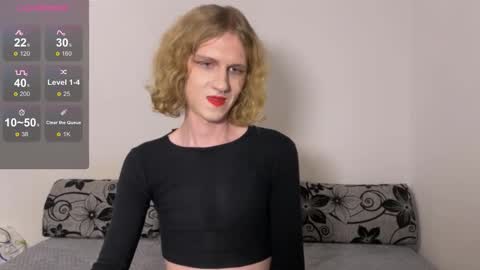 Snapshot of avery_adam chatting on 12/13/25, 10:26 Alex online show from 12/13/25, 10:26