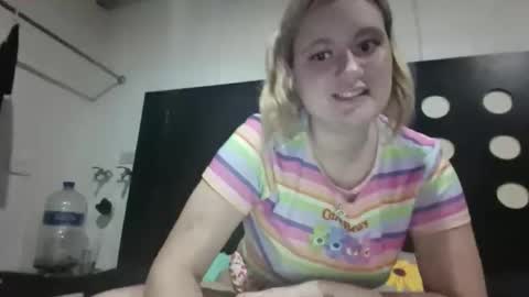 Snapshot of avery_doll21 chatting on 06/11/26, 12:32 Avery Doll online show from 06/11/26, 12:32