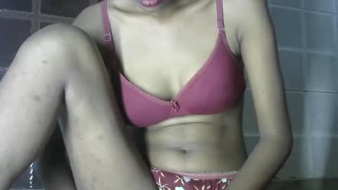Snapshot of avery_lust01 chatting on 05/01/26, 06:18 avery_lust01 online show from 05/01/26, 06:18