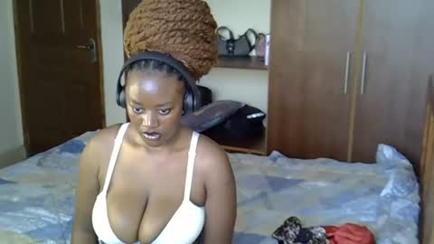 Snapshot of averygoodbadgirl chatting on 05/14/26, 10:22 averygoodbadgirl online show from 05/14/26, 10:22
